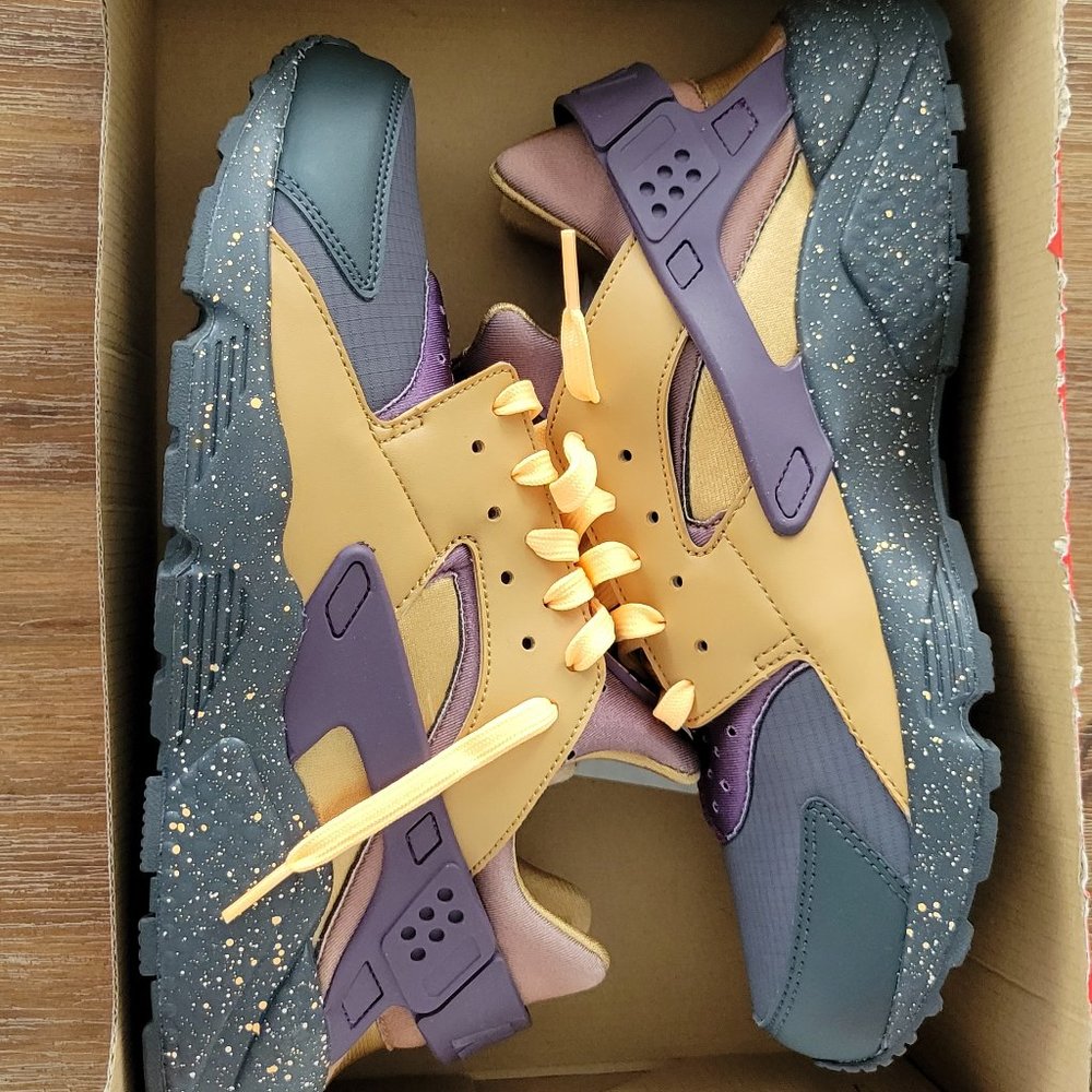Brand new Nike Huarache Premium
